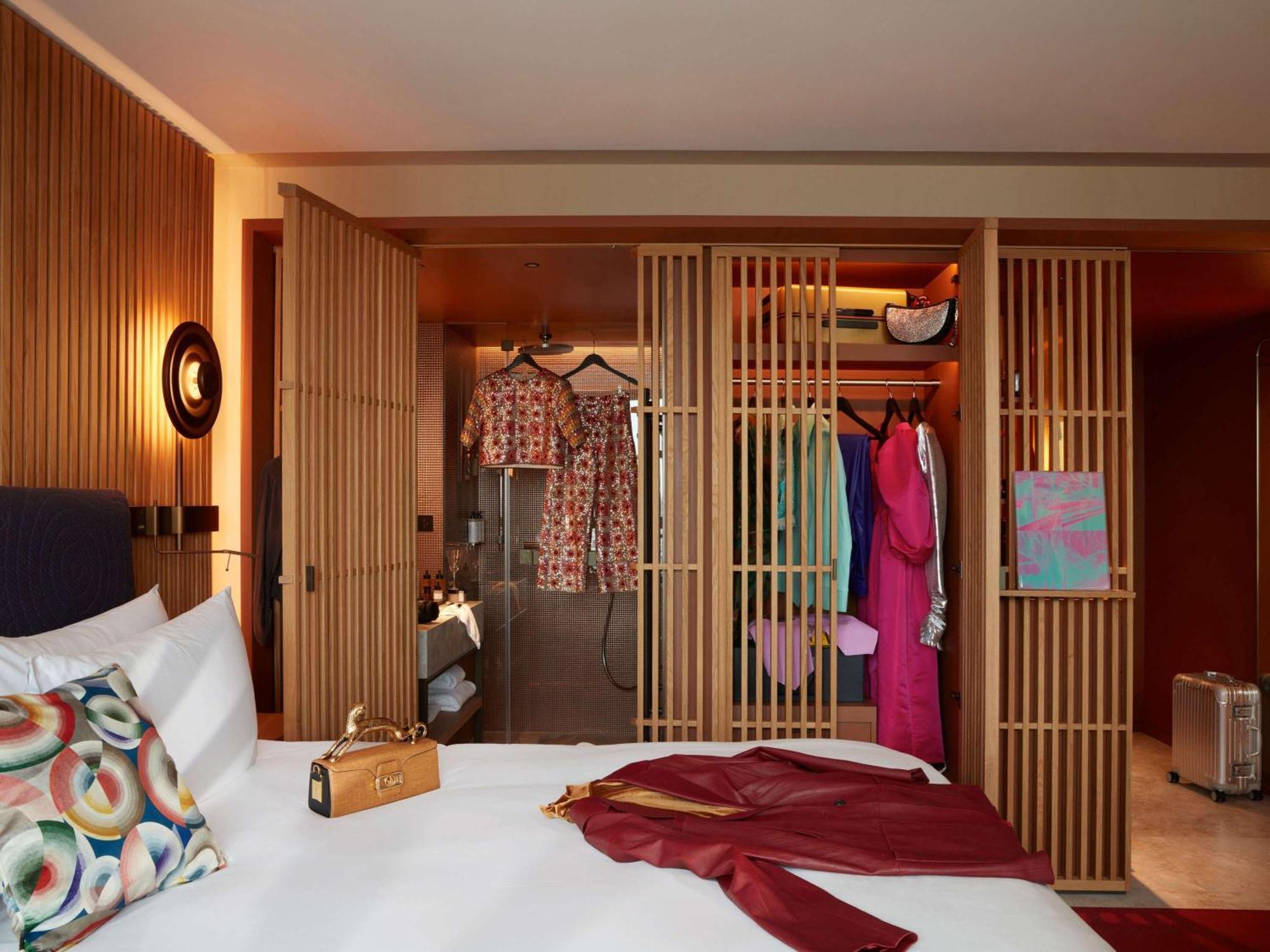 So/ Paris Hotel Екстериор снимка A room at the hotel