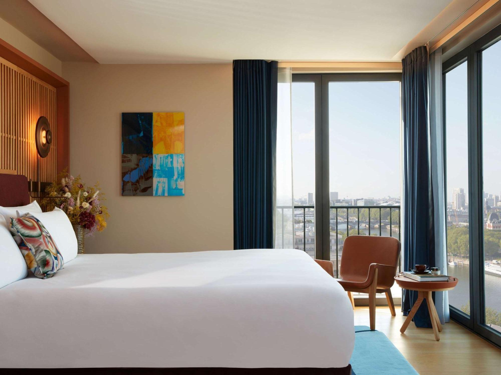 So/ Paris Hotel Екстериор снимка A bedroom at the hotel