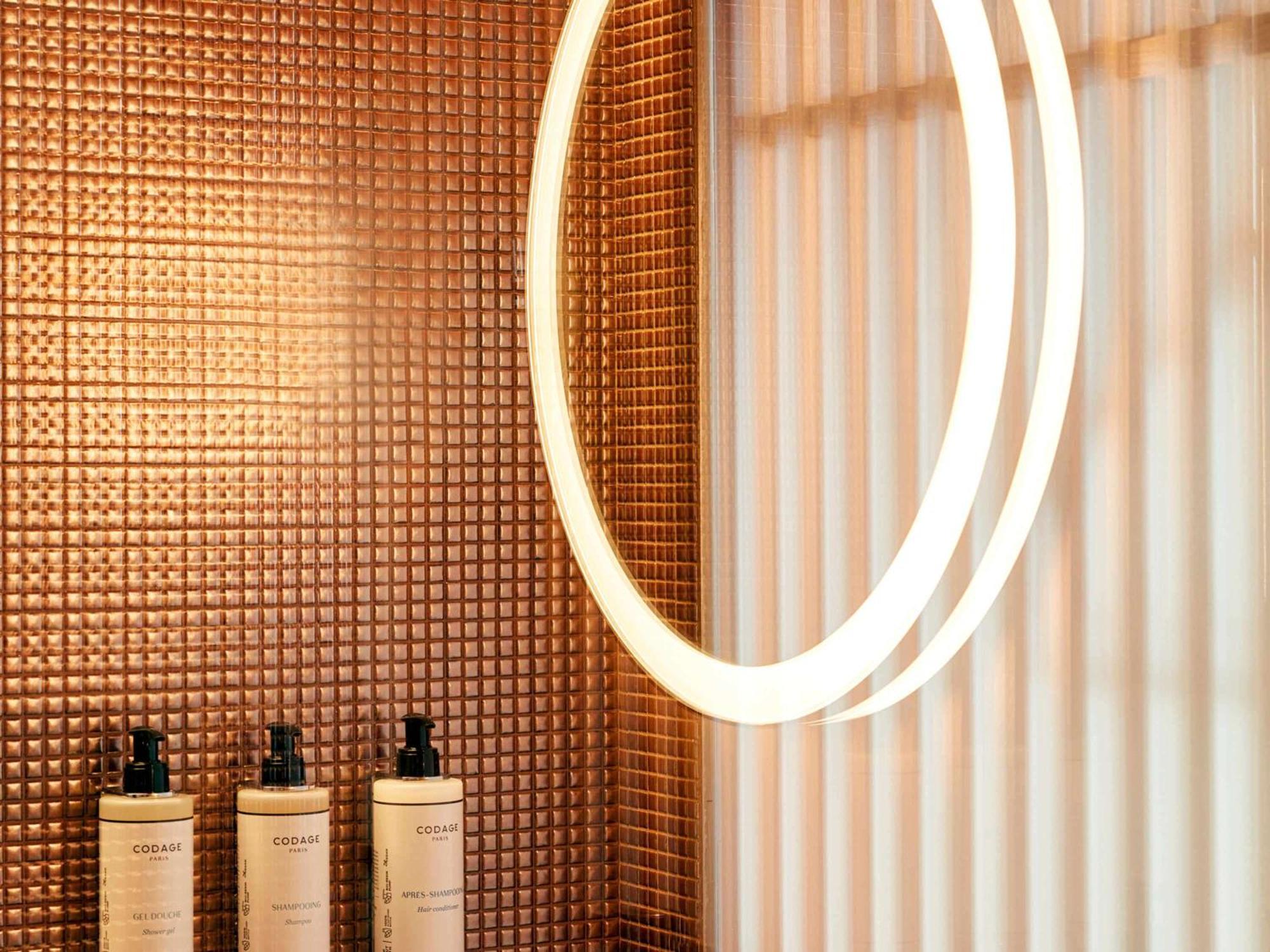 So/ Paris Hotel Екстериор снимка Copper mosaic tiles