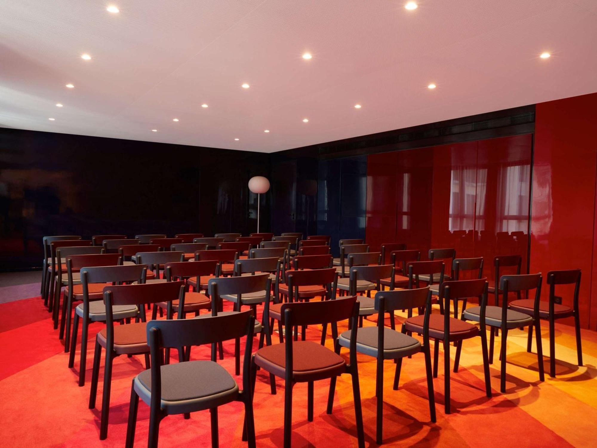 So/ Paris Hotel Екстериор снимка The Red Room