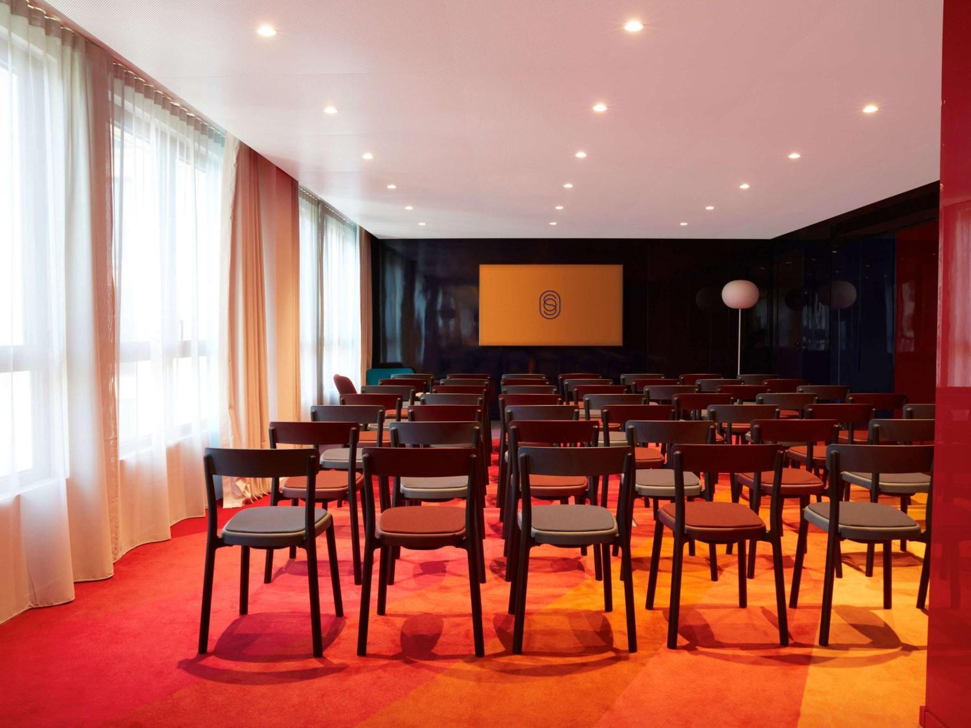 So/ Paris Hotel Екстериор снимка The auditorium